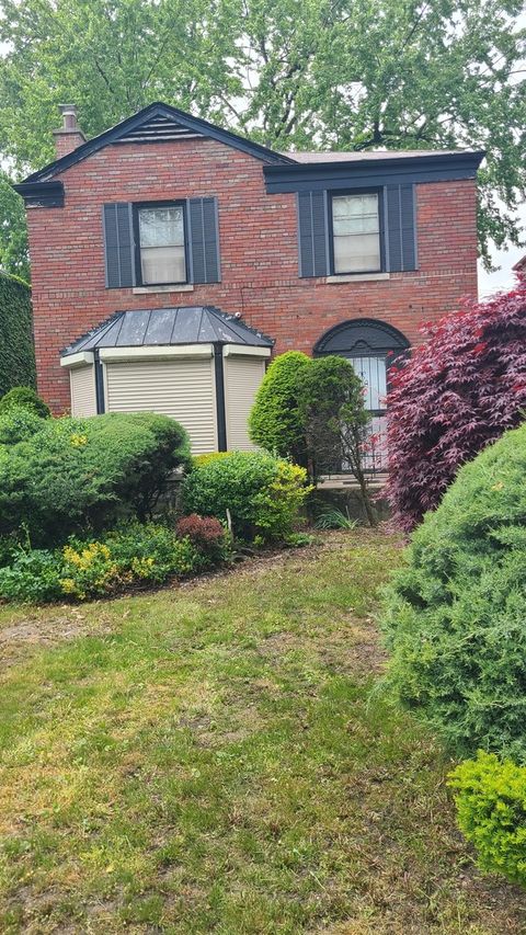 8214 S Yates Boulevard Chicago IL 60617