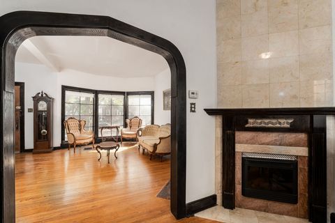 Tiny photo for 4244 N Ashland Avenue, Chicago, IL 60613 (MLS # 12391082)