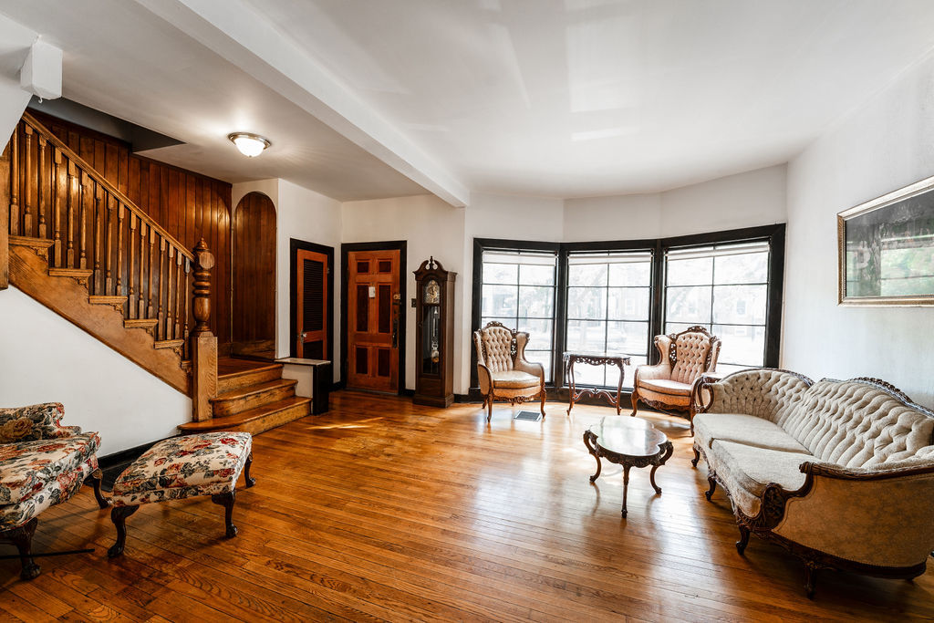 4244 N Ashland Avenue
