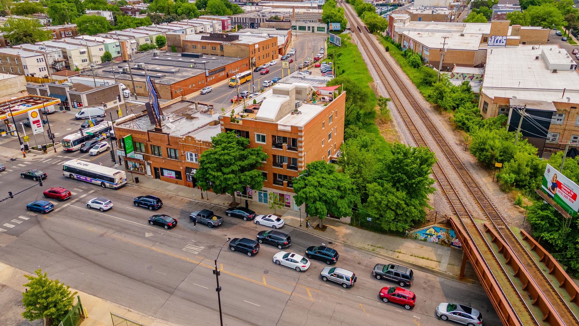 4011 W Fullerton Avenue 2E
