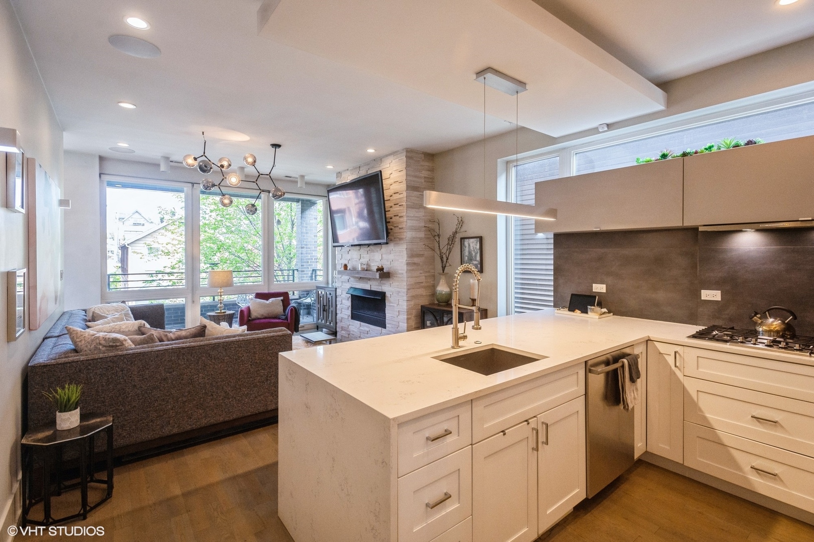 1543 W Augusta Boulevard 2