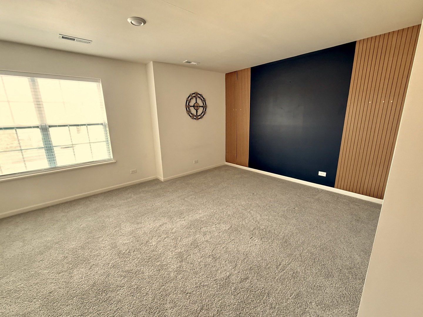 McHenry, Illinois 60050, United States, 3 Bedrooms Bedrooms, ,3 BathroomsBathrooms,Residential,Active,212352