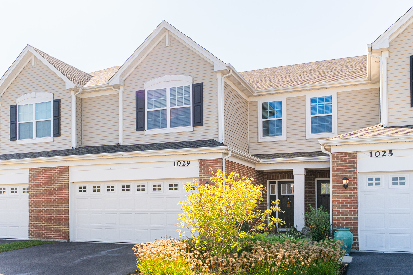 McHenry, Illinois 60050, United States, 3 Bedrooms Bedrooms, ,3 BathroomsBathrooms,Residential,Active,212352