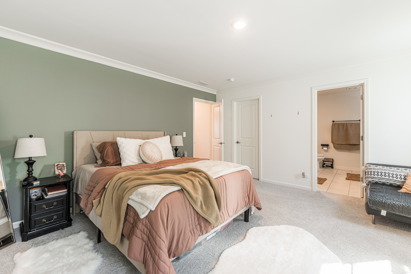 McHenry, Illinois 60050, United States, 3 Bedrooms Bedrooms, ,3 BathroomsBathrooms,Residential,Active,212352