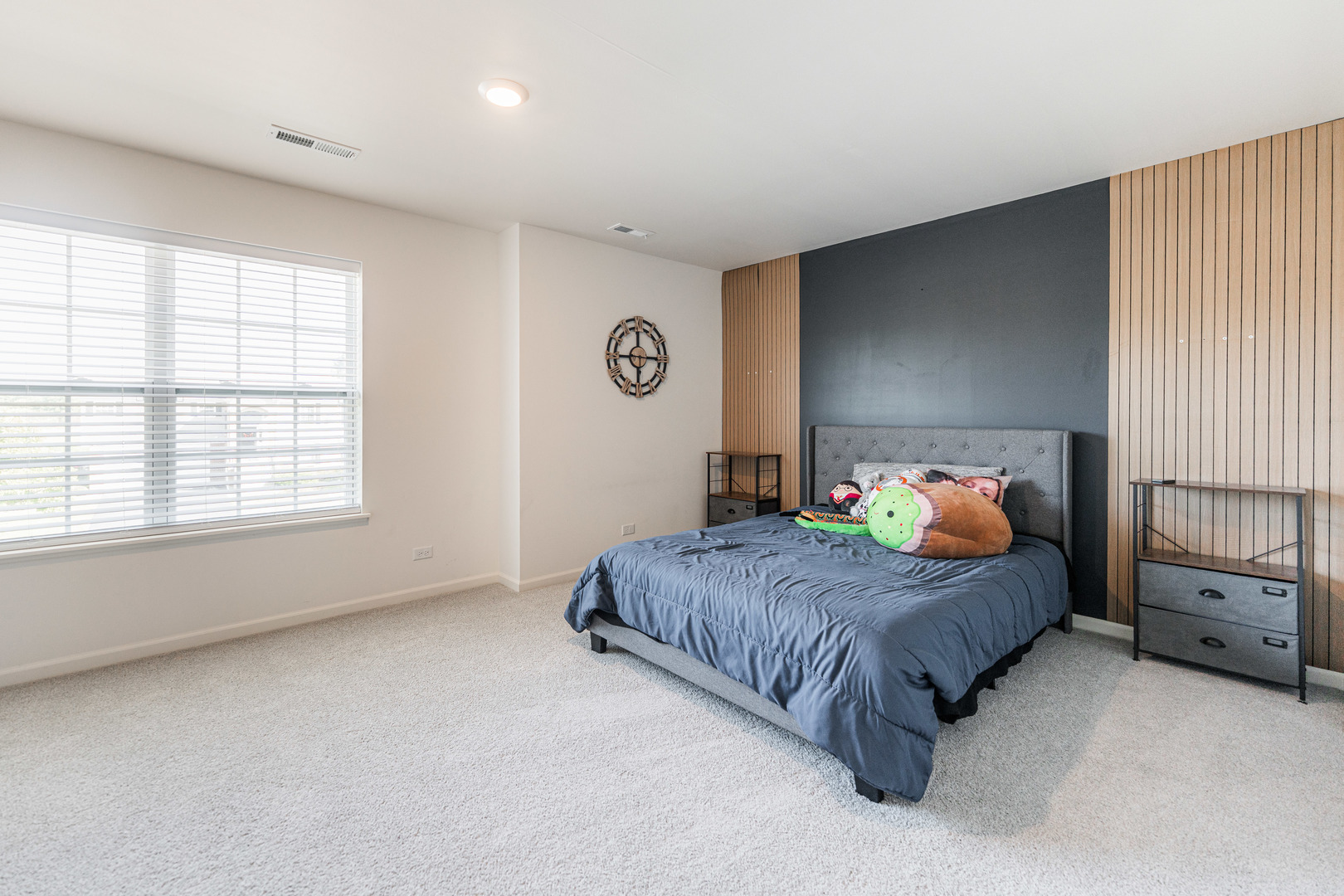 McHenry, Illinois 60050, United States, 3 Bedrooms Bedrooms, ,3 BathroomsBathrooms,Residential,Active,212352