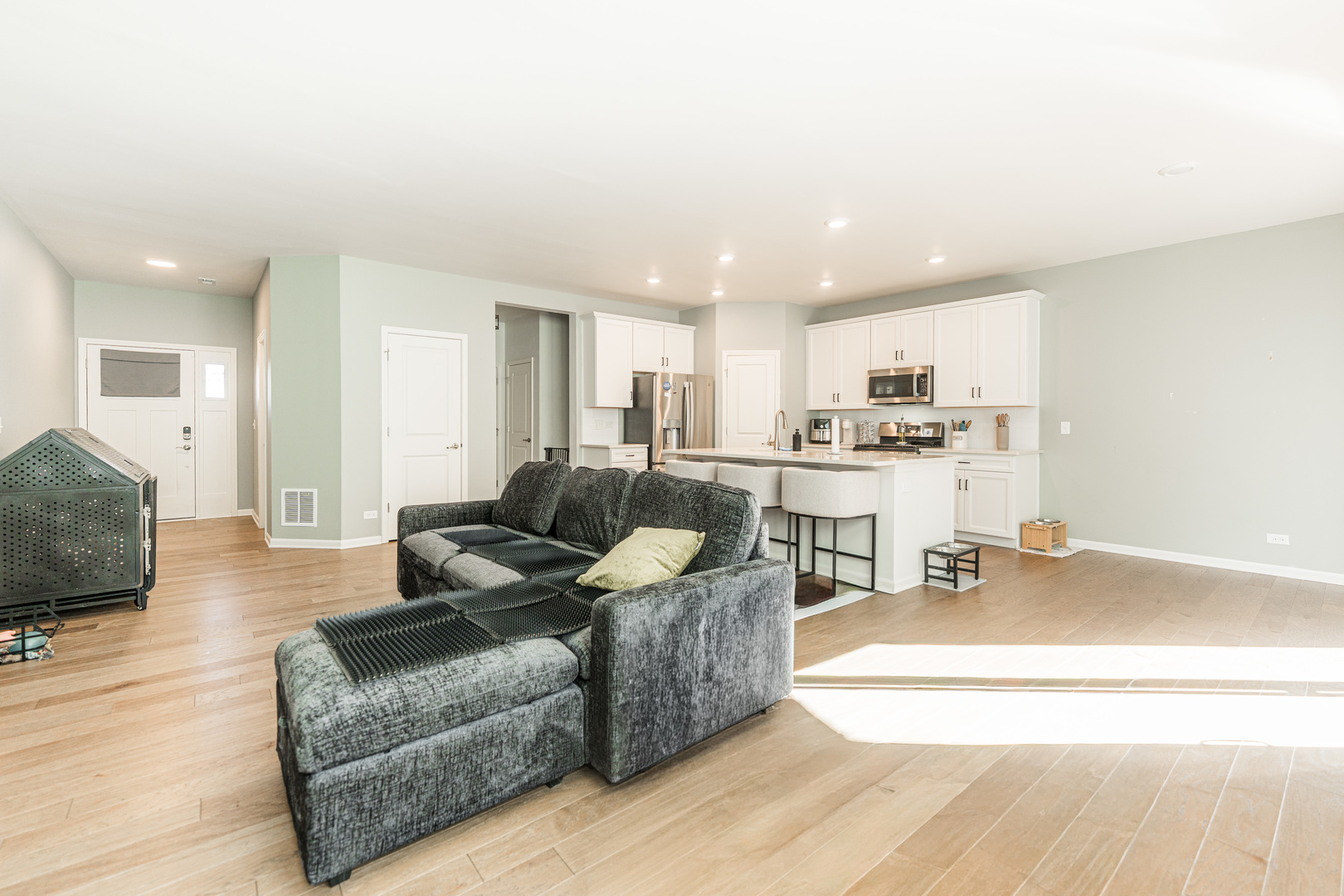 McHenry, Illinois 60050, United States, 3 Bedrooms Bedrooms, ,3 BathroomsBathrooms,Residential,Active,212352