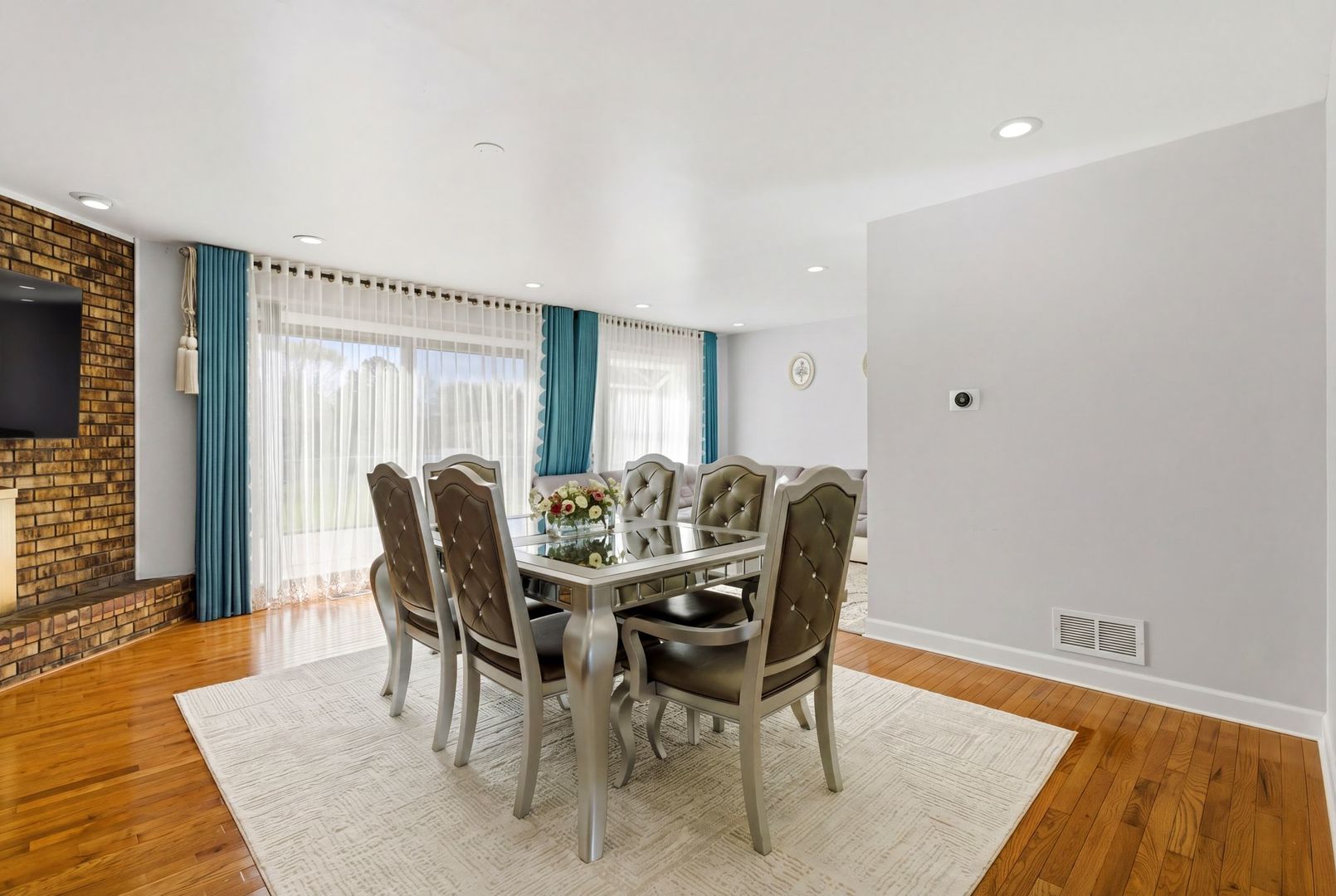 1038 S Hunt Club Drive