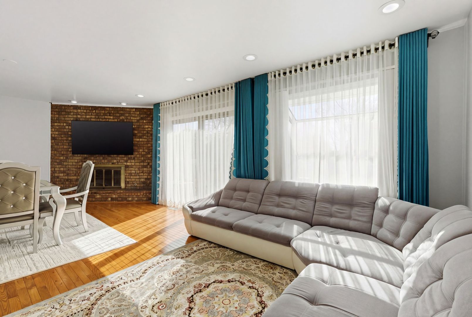 1038 S Hunt Club Drive