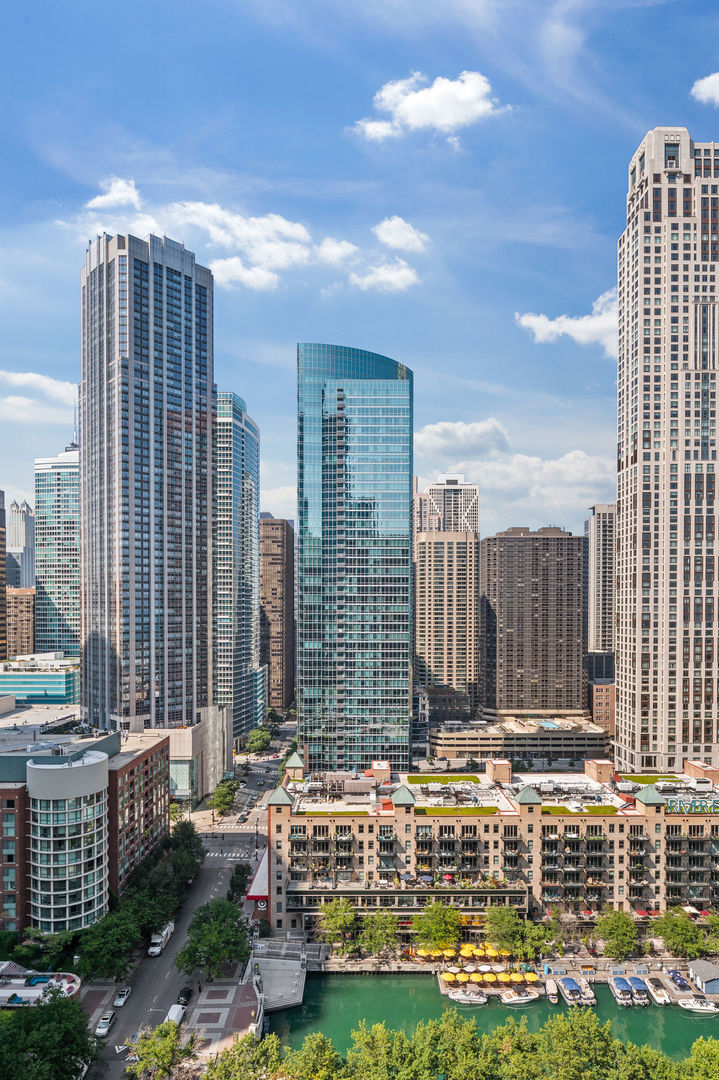 505 N MCCLURG Court 2103