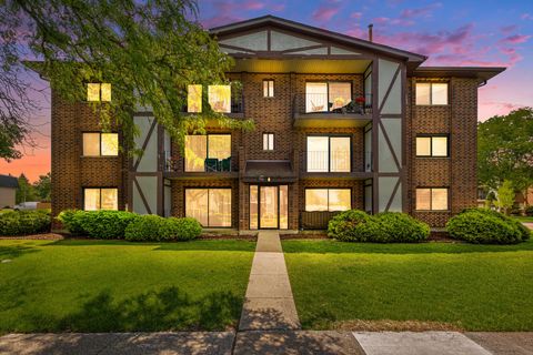 Photo of 7131 166th Street #101, Tinley Park, IL 60477 (MLS # 12376047)