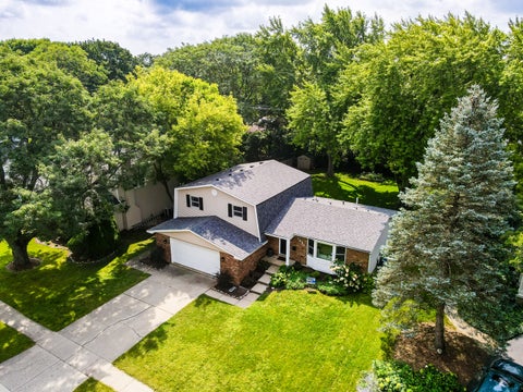 Tiny photo for 1031 Shari Lane, Libertyville, IL 60048 (MLS # 12743927)