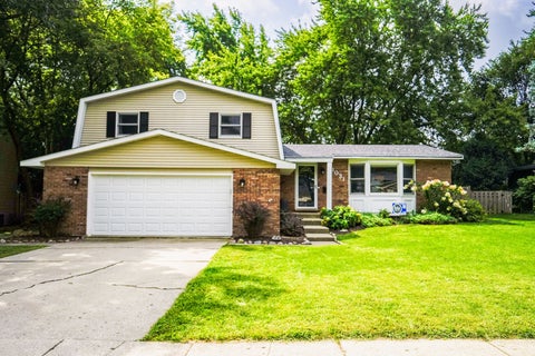 Photo of 1031 Shari Lane, Libertyville, IL 60048 (MLS # 12743927)