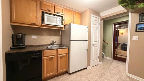 Tiny photo for 6 Glenview Court, Bolingbrook, IL 60490 (MLS # 12615020)