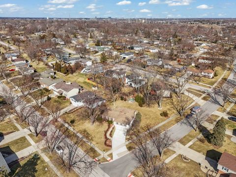 Tiny photo for 706 Crest Lane, Lisle, IL 60532 (MLS # 12591004)