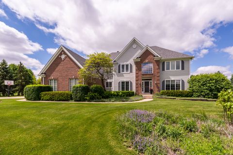 Photo of 4N918 WEST WOODS Drive, St. Charles, IL 60175 (MLS # 12649549)