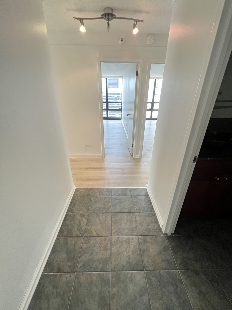 10 E Ontario Street 4102