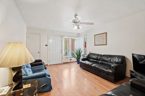 Tiny photo for 1418 N Waller Avenue N, Chicago, IL 60651 (MLS # 12631899)