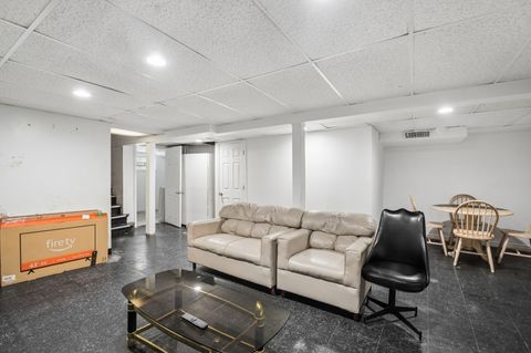 Tiny photo for 1418 N Waller Avenue N, Chicago, IL 60651 (MLS # 12631899)