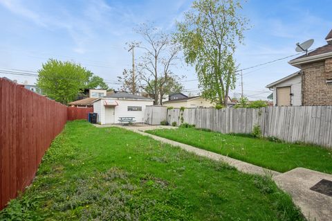 Tiny photo for 1418 N Waller Avenue N, Chicago, IL 60651 (MLS # 12631899)