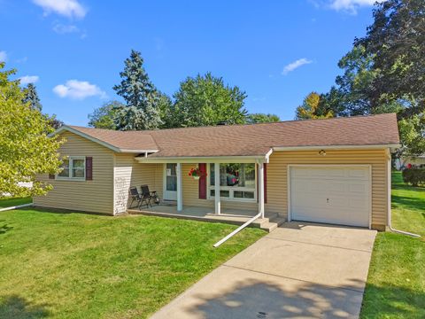Photo of 1003 N Hayes Street N, Harvard, IL 60033 (MLS # 12486234)