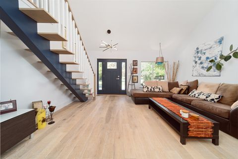 Tiny photo for 20665 N Weiland Road, Lincolnshire, IL 60069 (MLS # 12526441)