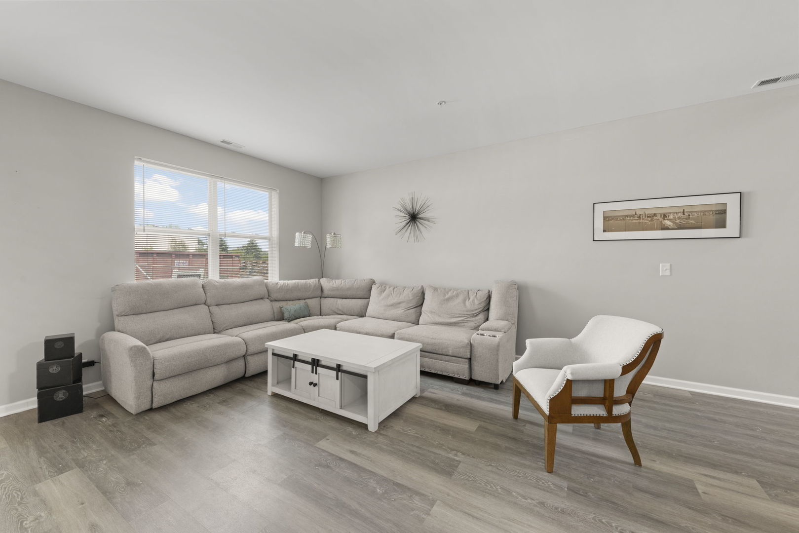 600 W Pleasant Lane A2
