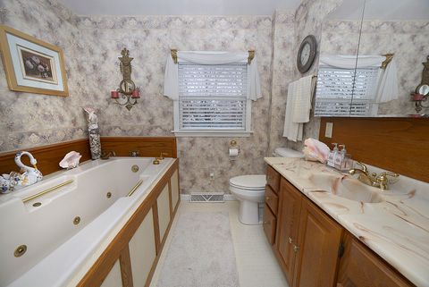 Tiny photo for 804 5th Avenue, Mendota, IL 61342 (MLS # 12612013)