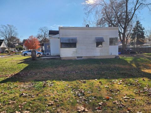 Tiny photo for 945 N Mill Street, Pontiac, IL 61764 (MLS # 12522838)