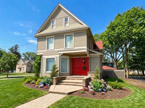 Photo of 28 S 5th Street, Geneva, IL 60134 (MLS # 12716365)