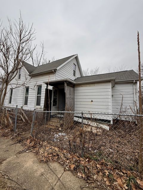 Photo of 310 S Western Avenue, Bloomington, IL 61701 (MLS # 12553921)