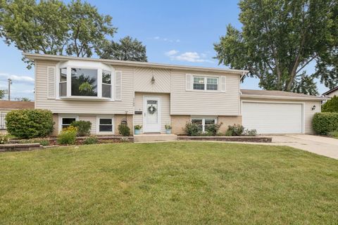 Photo of 5700 Victoria Drive, Oak Forest, IL 60452 (MLS # 12709775)