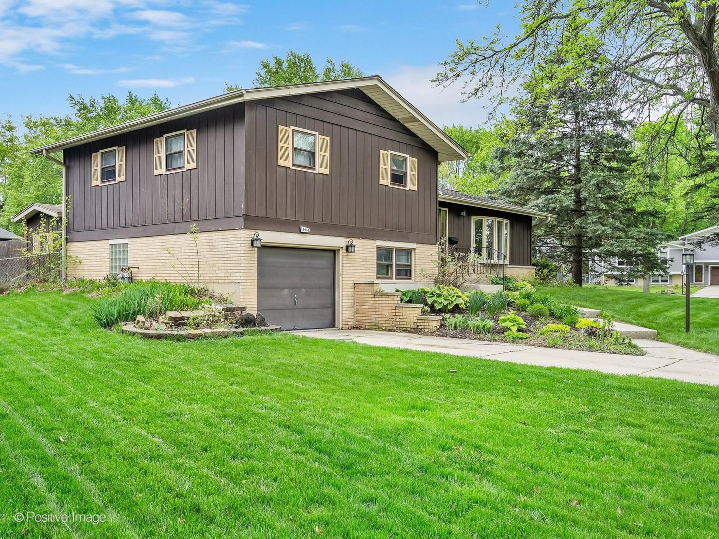 6955 PARKVIEW Drive