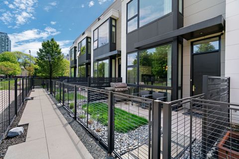 441 W Hobbie Street Chicago IL 60610