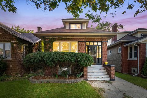 Tiny photo for 7643 S Paxton Avenue, Chicago, IL 60649 (MLS # 12484151)