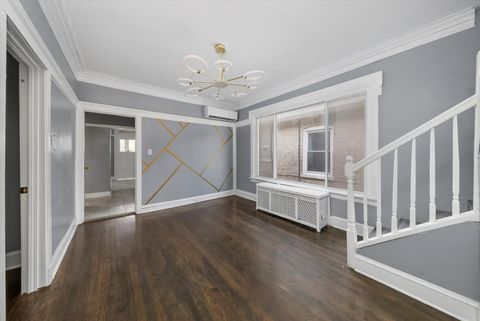 Tiny photo for 7643 S Paxton Avenue, Chicago, IL 60649 (MLS # 12484151)