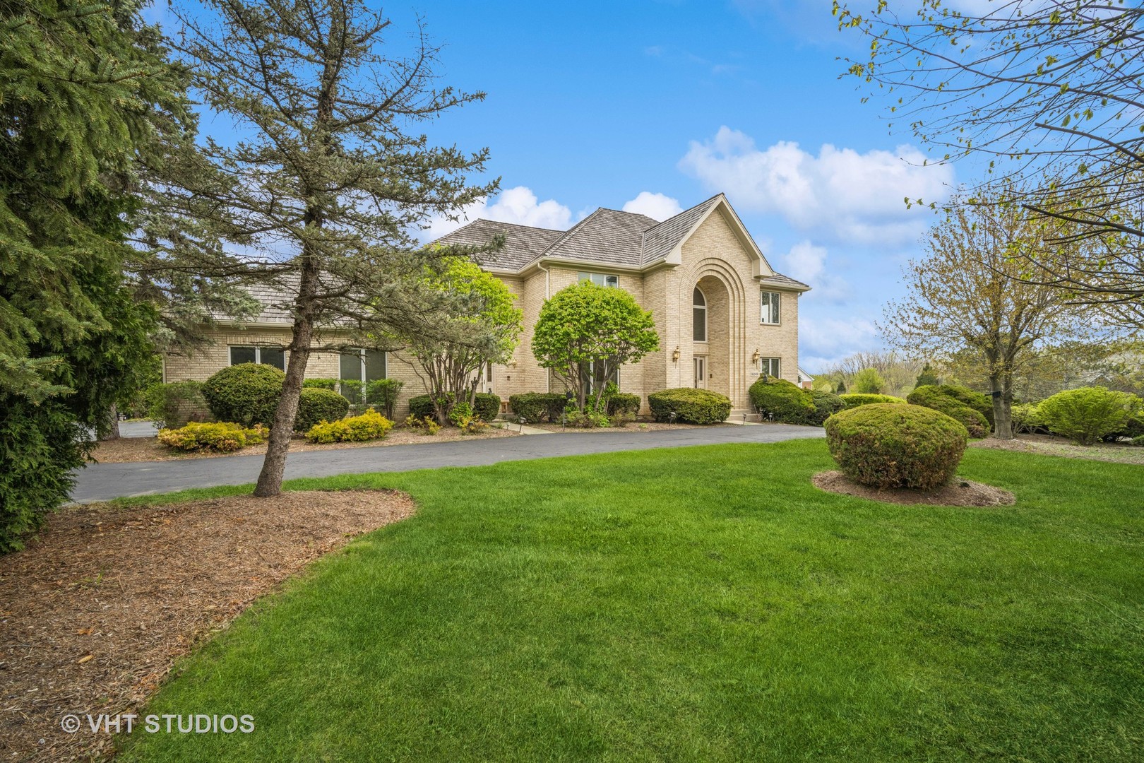 6245 Pine Tree Drive