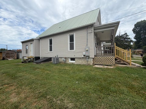 Tiny photo for 603 W Oakland Avenue, Bloomington, IL 61701 (MLS # 12755414)