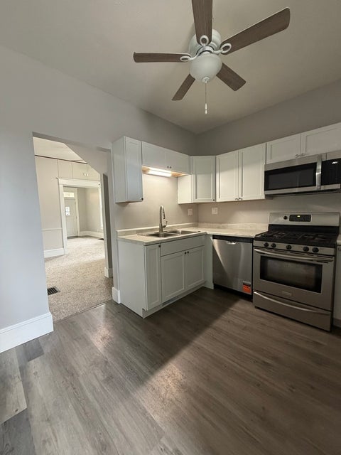 Tiny photo for 603 W Oakland Avenue, Bloomington, IL 61701 (MLS # 12755414)