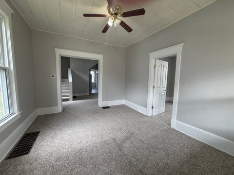 Tiny photo for 603 W Oakland Avenue, Bloomington, IL 61701 (MLS # 12755414)