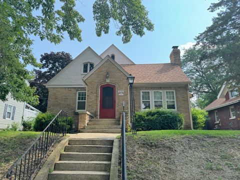 Photo of 2231 9th Avenue, Rockford, IL 61104 (MLS # 12435459)