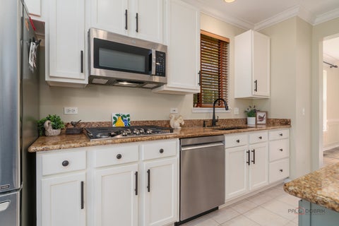 Tiny photo for 14241 Oakwood Court, Green Oaks, IL 60048 (MLS # 12788736)