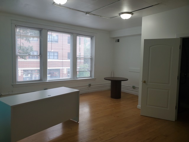 1218 W Wilson Avenue