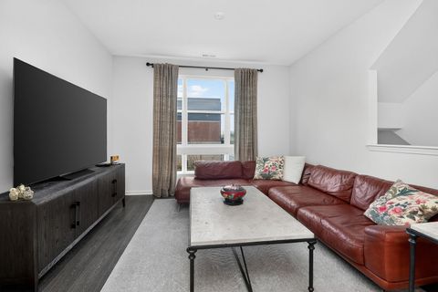 Tiny photo for 2213 Venture Drive, Schaumburg, IL 60173 (MLS # 12610600)