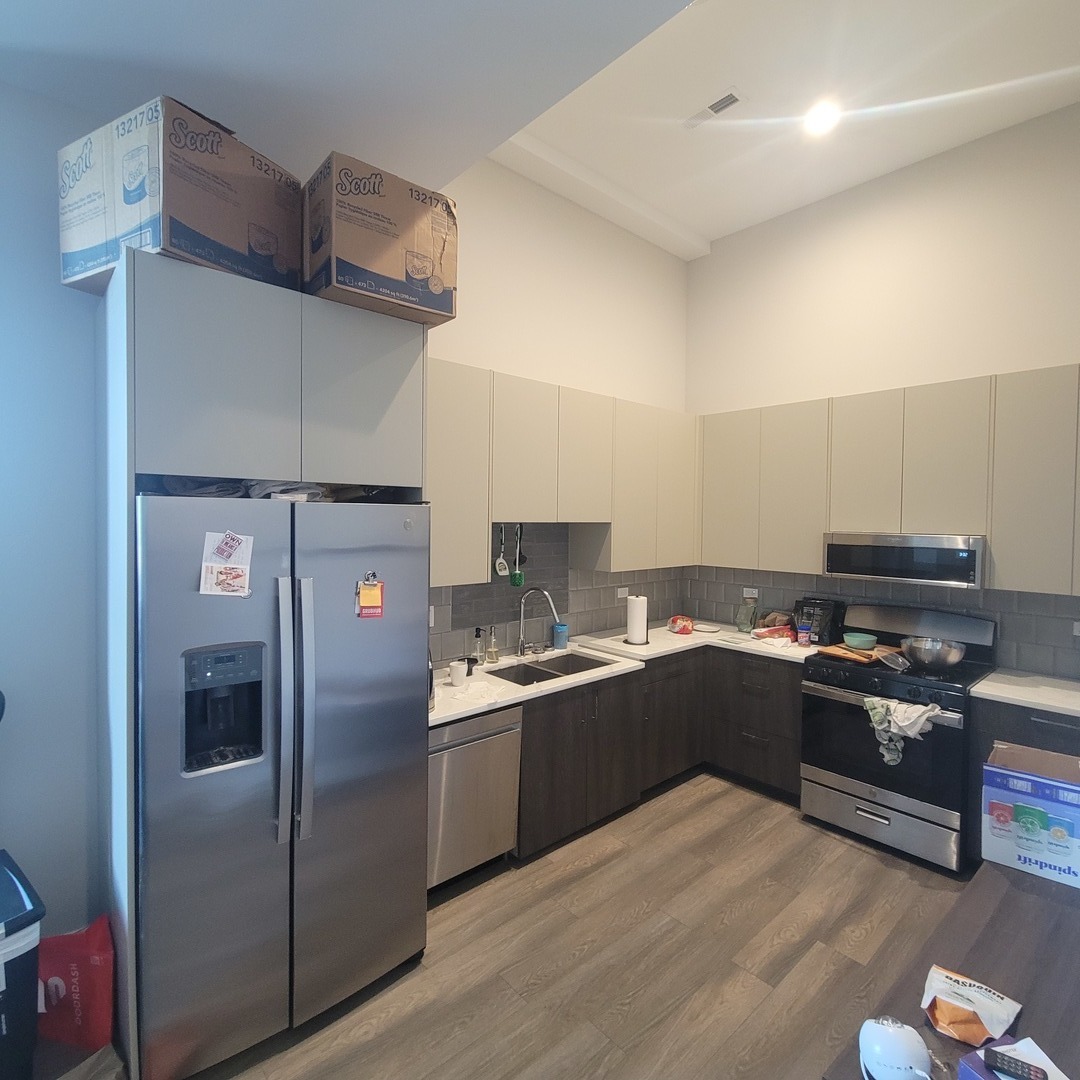 2443 N Western Avenue 401