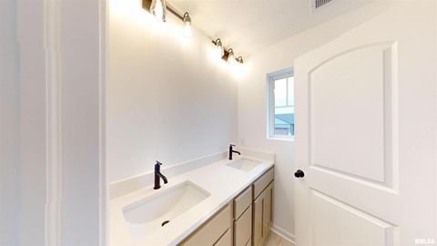 Tiny photo for 5882 BUTTERFIELD Court, Bettendorf, IA 52722 (MLS # QC4265802)