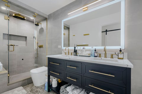 Tiny photo for 2 E Erie Street #1511, Chicago, IL 60611 (MLS # 12647875)