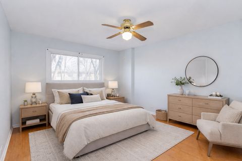 Tiny photo for 612 Maple Court, Mount Prospect, IL 60056 (MLS # 12534519)