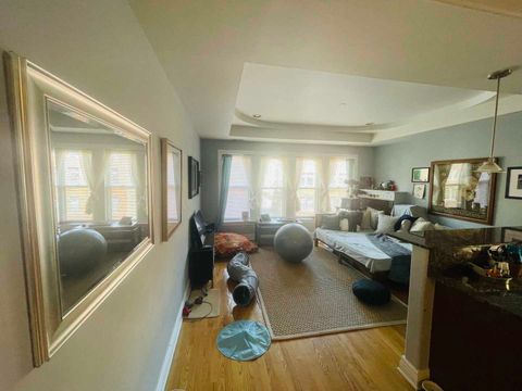 Tiny photo for 6711 N Lakewood Avenue #2N, Chicago, IL 60626 (MLS # 12429026)