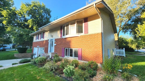 Tiny photo for 132 N Kitson Drive, Palatine, IL 60074 (MLS # 12744010)