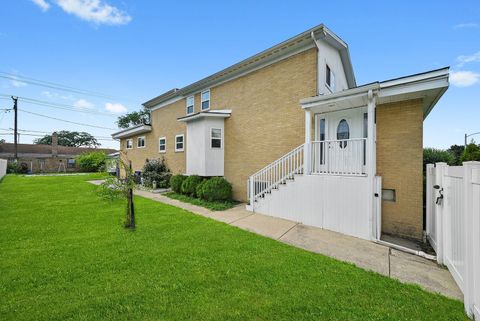 Tiny photo for 4322 Amelia Avenue, Lyons, IL 60534 (MLS # 12471033)